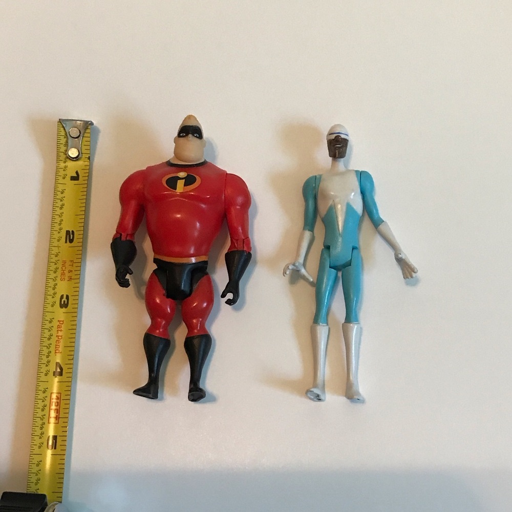 Mr. Incredible and Frozone mini figures